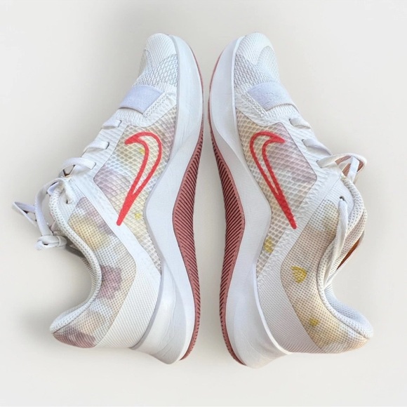 Nike MC Trainer 2 PRM White Red Stardust Womens Size 9.5 DZ1548-100 - Picture 3 of 7